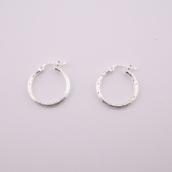 Women's Sterling Silver Diamond-Cut Texture Hoop Earrings – Everyday Accessory** - Picture 1 of 9
